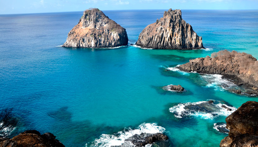 fernando-de-noronha-baia-dos-porcos-thinkstock-830×474