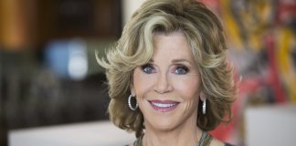 Aos 80 anos Jane Fonda diz não se orgulhar das cirurgias plásticas que fez